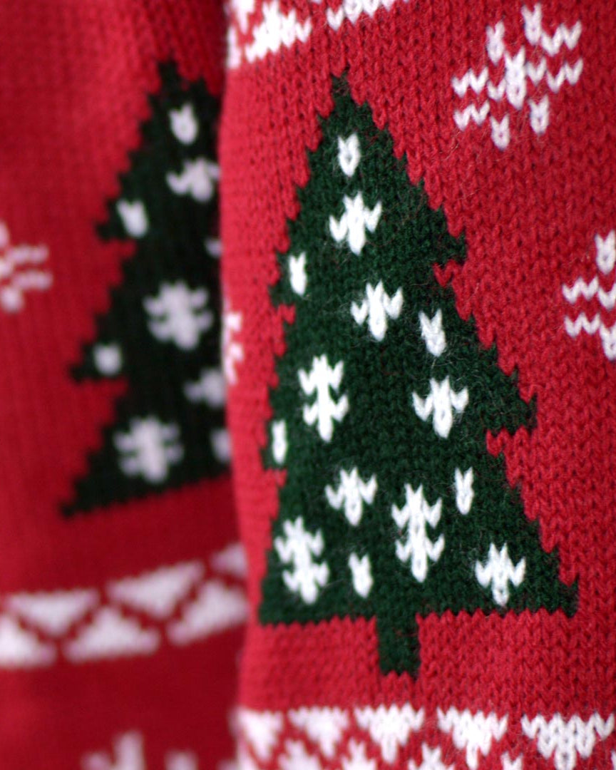 Maglione Natalizio Rosso con Renne, Alberi e Regali di Natale