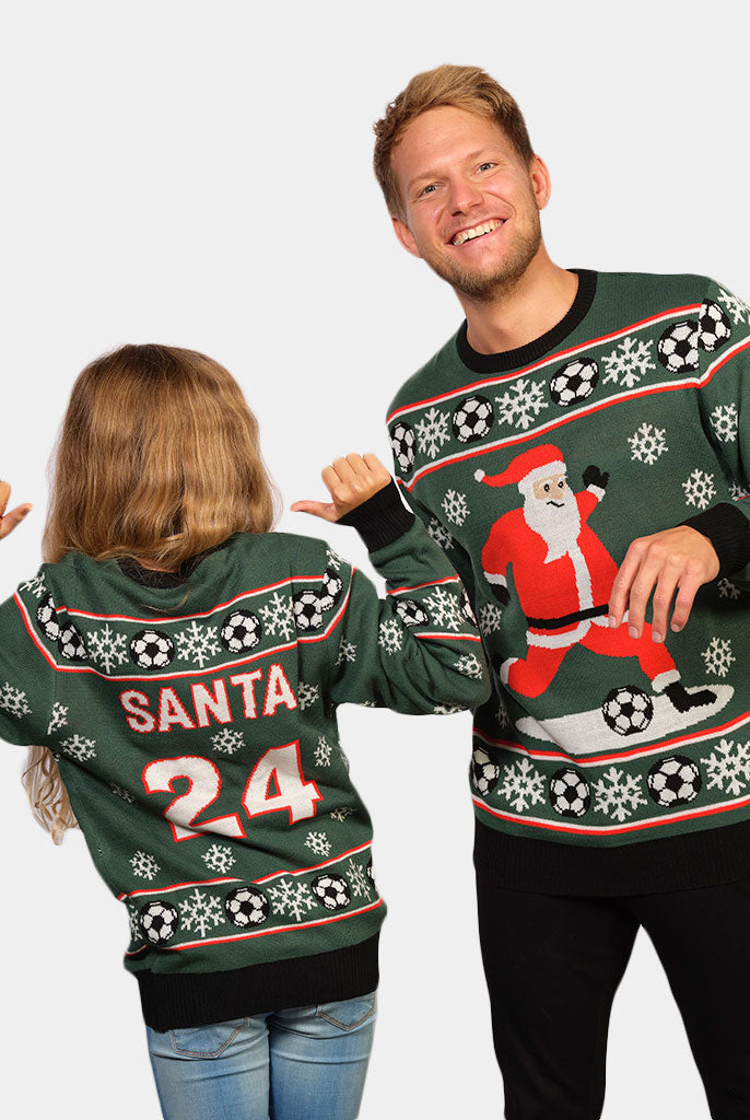 Maglione Natalizio Verde Famiglia Babbo Natale che Gioca a Calcio