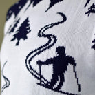 Maglione Natalizio Pista da Sci con Sciatori
